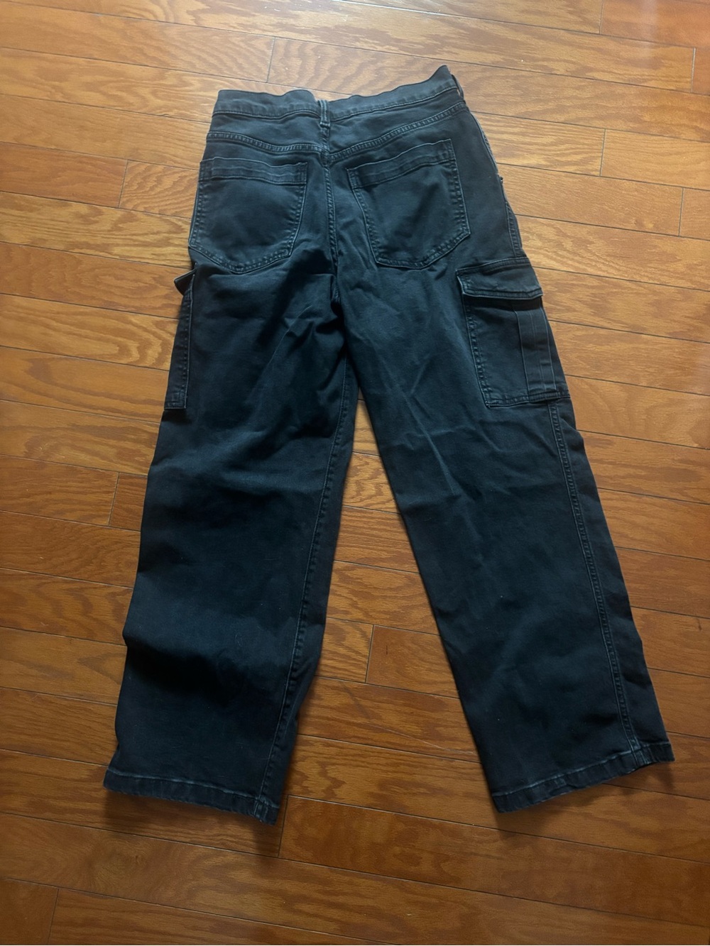 GAP Black Women’s Cargo Pants with Side Utility Pockets - Picture 2 of 3